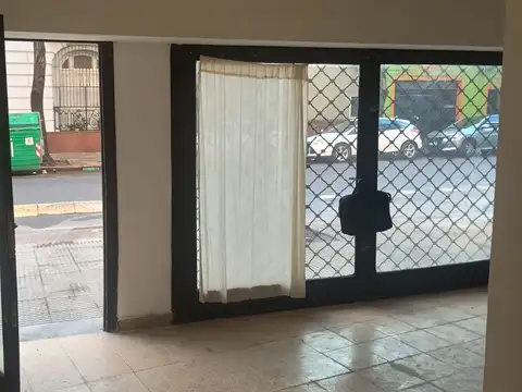 Local en Alquiler en Almagro, $ 700.000