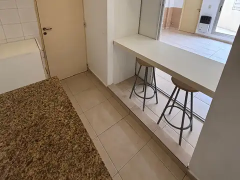 Excelente monoambiente en venta c/patio, ubicado en 8 e/32 y 33, La Plata