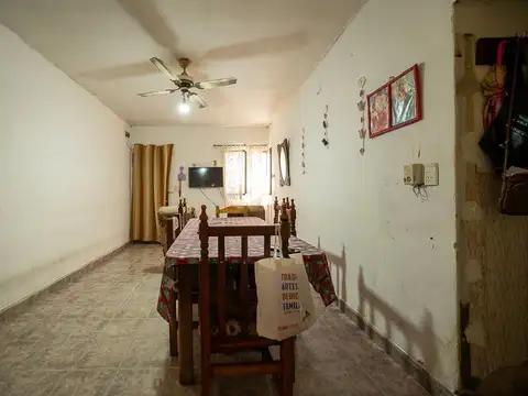 Casa 4 ambientes con 1 baño