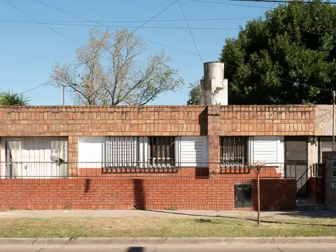 CASA EN VENTA 3 DORMITORIOS B INDUSTRIAL-FINANCIA