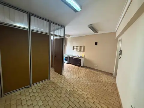 MONOAMBIENTE DIVIDIDO SOBRE AV. MITRE AVELLANEDA CENTRO