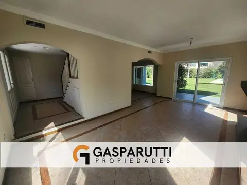 Casa en Alquiler con 7 cocheras