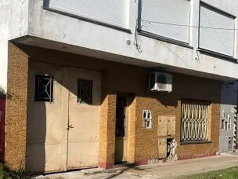 Avenida Las Heras 400 , Piso 0