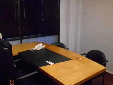 Oficina en Alquiler en Centro, $ 160.000