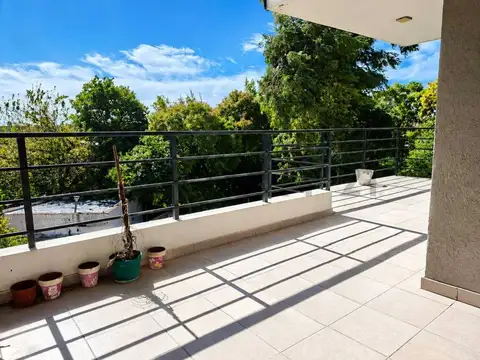Venta departamento 3 ambientes con balcón aterrazado, Pilar Centro