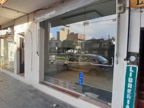 Centro. Av. del Bicentenario de la Batalla de Salta 800