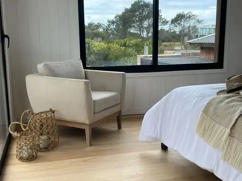 VENTA CASA EN JOSE IGNACIO 310 mts y 1900 de terreno