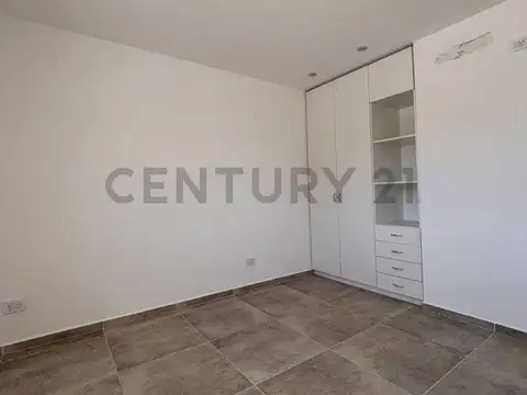 462 100, Piso 0