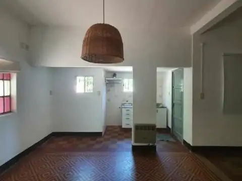 Casa en Alquiler con 3 cocheras
