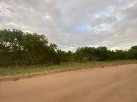 Terreno en  venta en el exclusivo barrio Costa Esmeralda