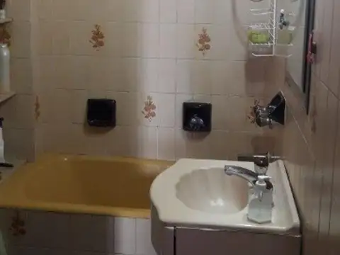 DEPTO E.ZOLA 6200 ESQUINA LAS FLORES - WILDE CENTRO - 3 AMB