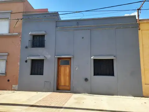 Venta casa céntrica Areco.Bajó el precio!