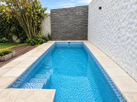 CASA EN VENTA EN TOLOSA 3 DORMITORIOS PILETA