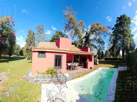 Casa en Alquiler con 2 cocheras