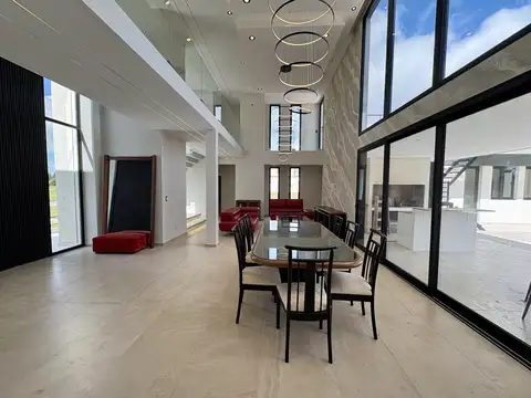 Casa en Alquiler al Norte
