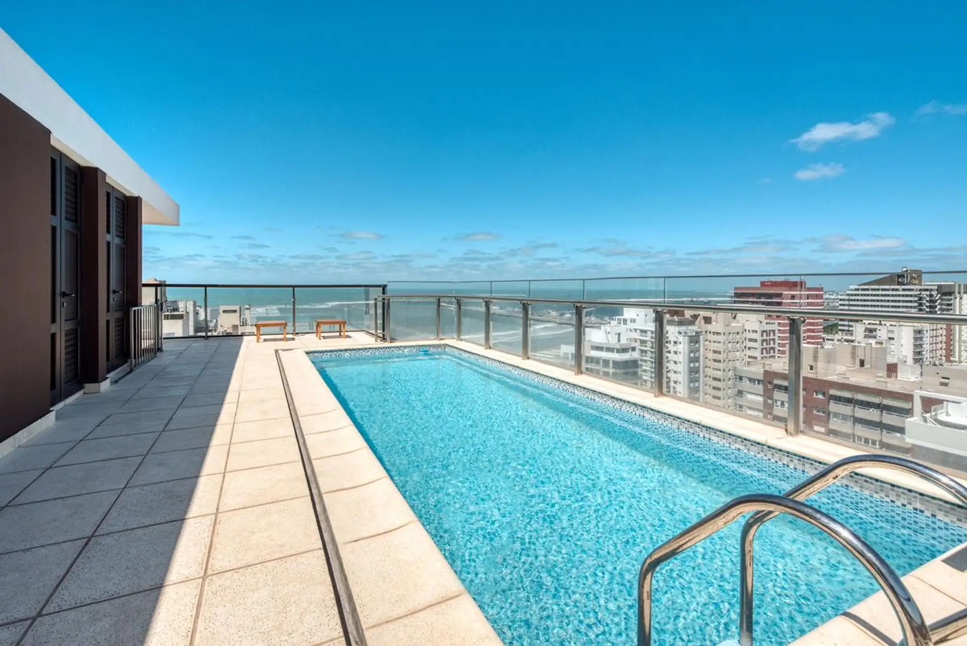 Depto 3 amb, 95m² con cochera doble y vista al mar — Playa Grande
