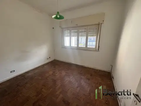 Propiedad multifamiliar en alquiler de 4 ambientes con patio