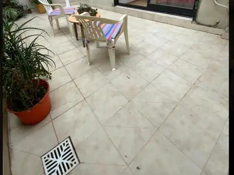 EXCELENTE 3 AMBIENTES 62m2tot. AL FRENTE BALCON FRANCES Y PATIO "SUPER LUMINOSO" IMPECABLE