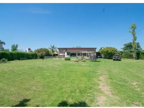 Casa en Venta con 2 cocheras