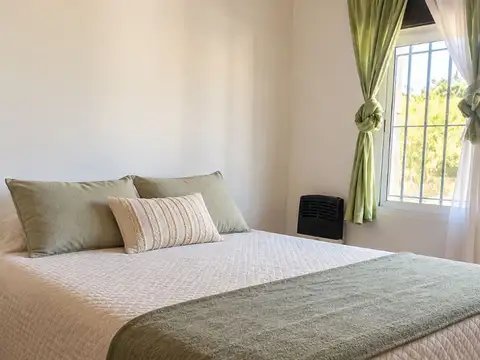 VENTA CASA 3 DORMITORIOS COCHERAS QUINCHO CAMPANA