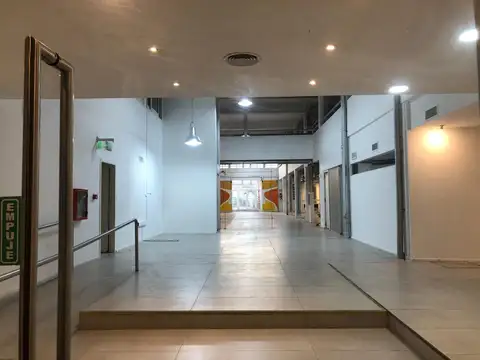 EDIFICIO DE OFICINAS EN BLOCK  1.960 M2