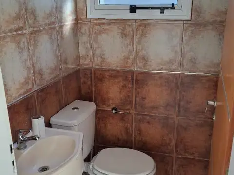 Casa 3 ambientes con 2 baños