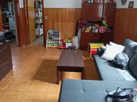 Casa 5 ambientes con 2 baños