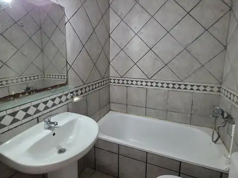 Departamento en Alquiler con 1 cocheras