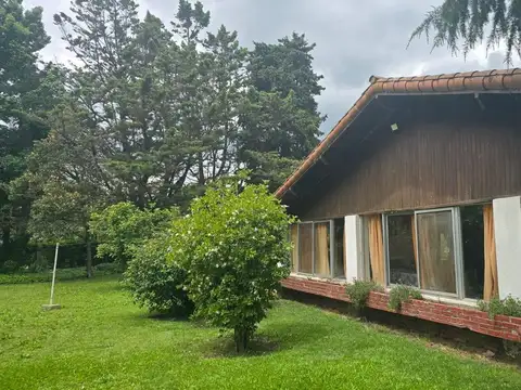 Casa en Venta con 2 cocheras