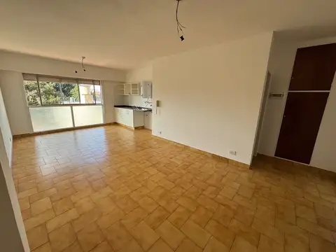 Departamento en Alquiler en La Lucila-Vias/Maipu, $ 550.000