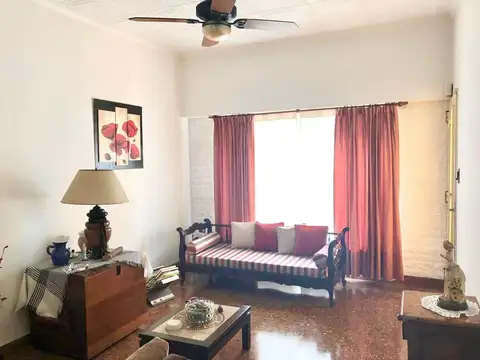 Casa americana en muy buen estado.