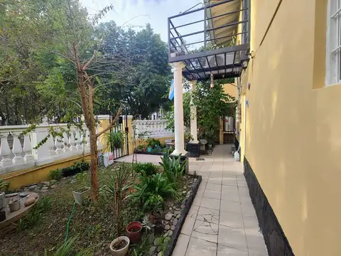 Depto Tipo Casa en Venta con 1 cocheras