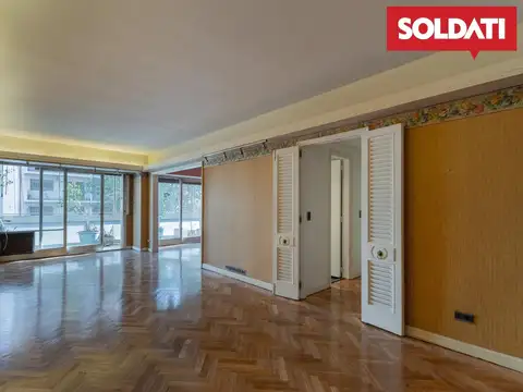 Departamento apto profesional en venta 4 ambientes con dependecias y cochera en Barrio Norte.