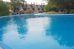 Áreas comunes piscina, club-house en Apart Club San Pedro en Lucio Mansilla 7300 en San Pedro, Buenos Aires