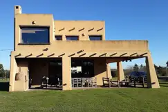 Áreas comunes piscina, club-house en el Barrio cerrado, Apart Club San Pedro