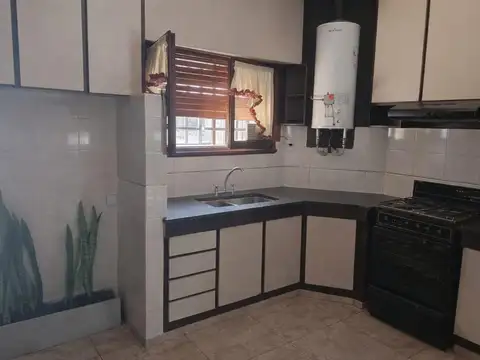 Escuador 745 , Piso 1