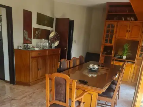 Escuador 745 , Piso 1