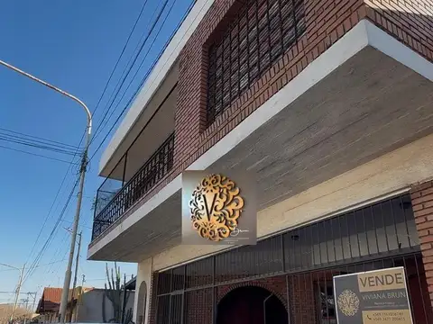 Impecable Primer piso con balcón y terraza
