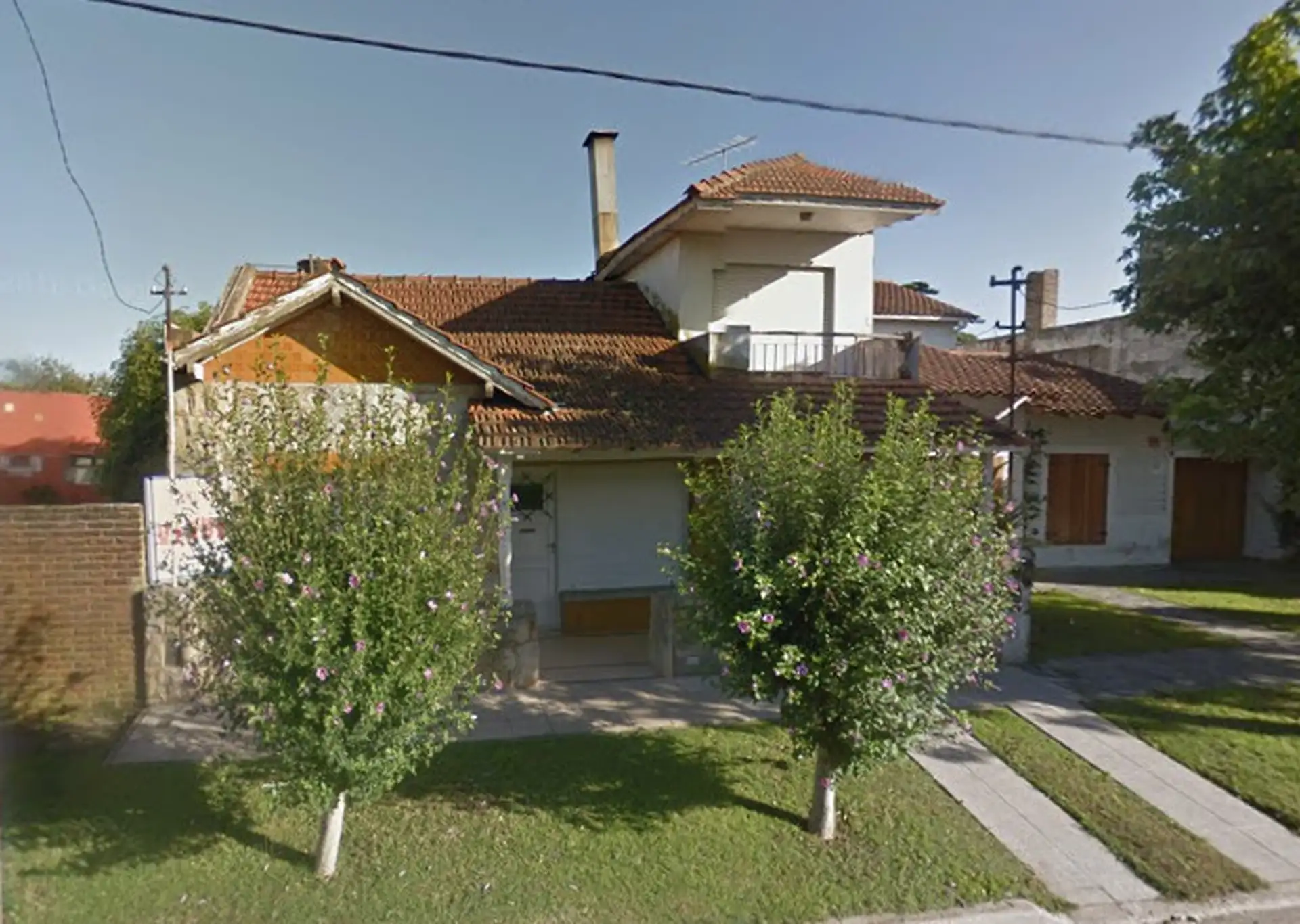 Chalet 3 ambientes + depto. 2 amb. - Juana Manso y Guanahani