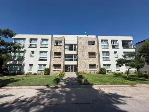 Venta Departamento 2 ambientes de categoria en PB, Country BsAs Village