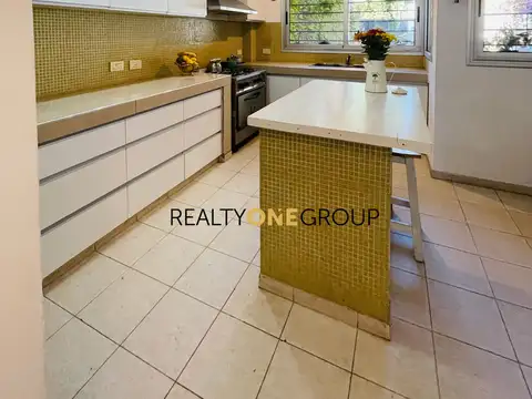 Casa en Venta en City Bell [Cod: 084005]