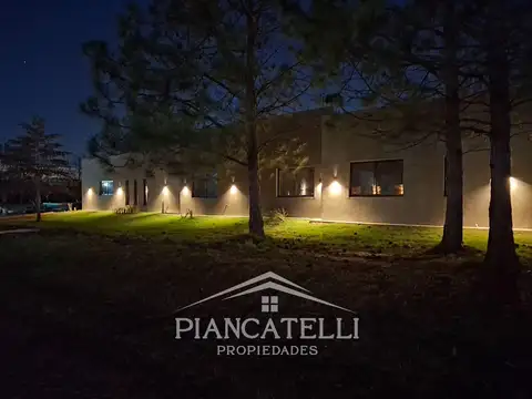 Casa en Venta en Countries y Barrios Cerrados en Lujan, USD 190.000