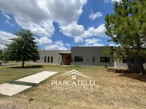 Casa 4 ambientes con 1 baño