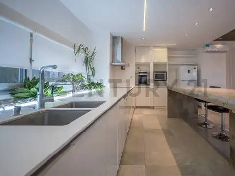 Casa en Venta en Lomas De City Bell, USD 598.000