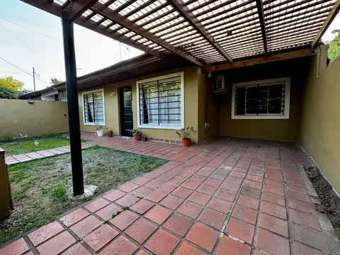 Casa APTO CREDITO HIPOTECARIO cerca Acceso Oeste