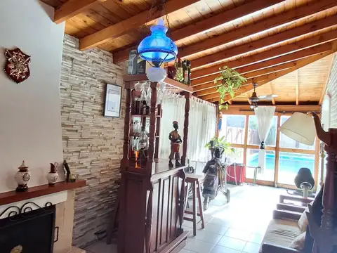 Casa en Venta con 2 cocheras
