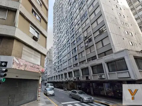 Avenida Hipólito Yrigoyen e/ Santiago del Estero y San José