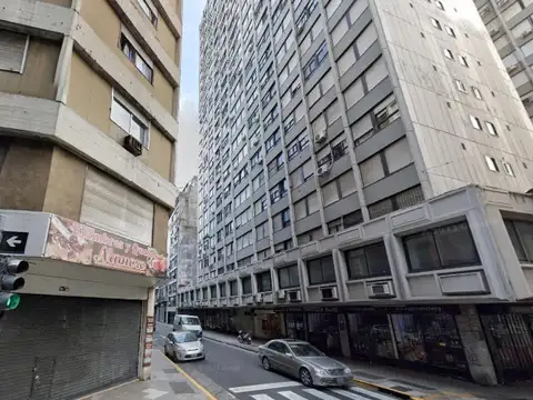 Avenida Hipólito Yrigoyen e/ Santiago del Estero y San José