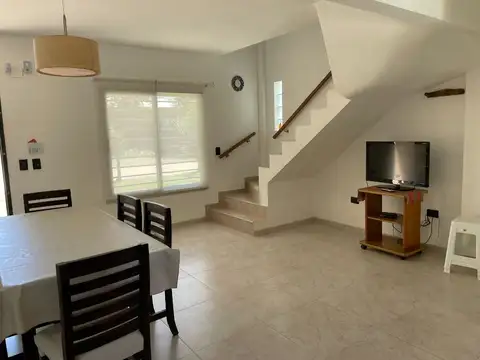 Depto Tipo Casa en Alquiler en La Lucila Del Mar, $ 700.000