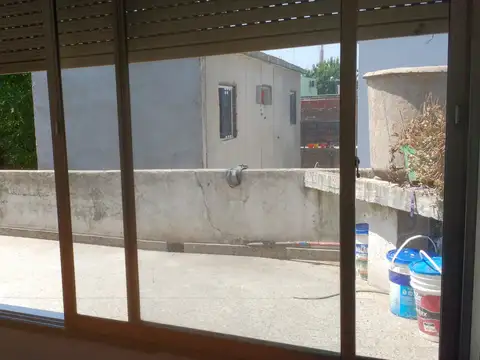 2 LOCALES, + 4 DEPTOS DE 3 AMBIENTES (RECIEN ESTRENADOS) + 1 DE 2 AMB.  + CHALET EN P. ALTA 4 AMB.